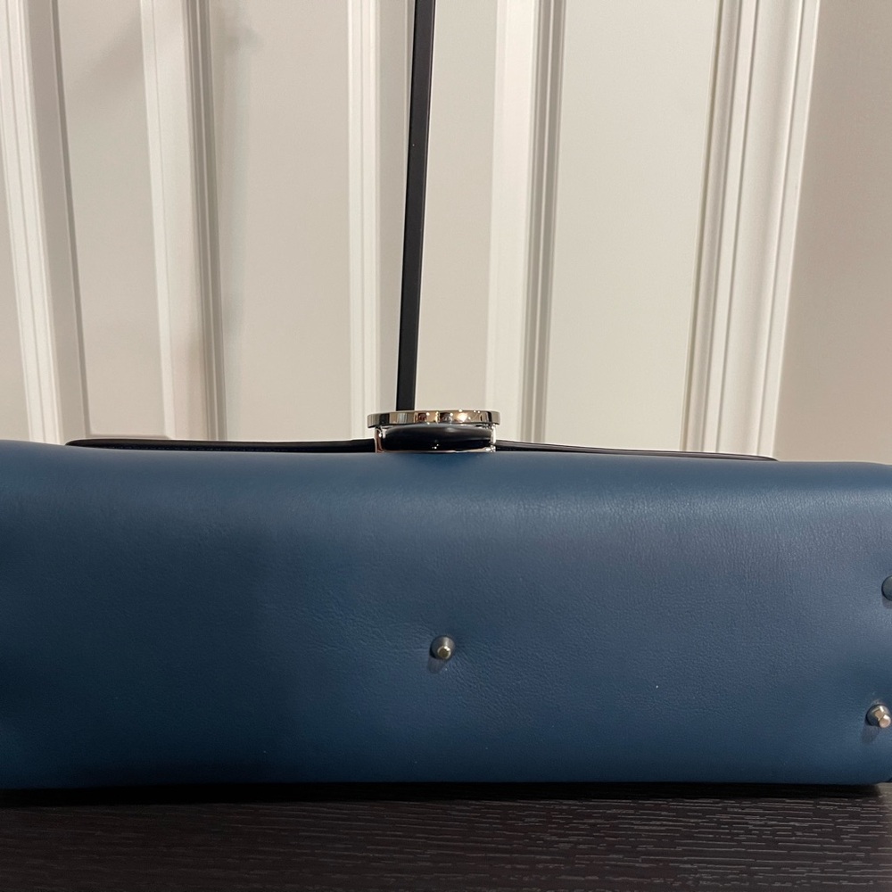Gucci Dusty Avio Shoulder Bag with Chain - Picture 10 of 14